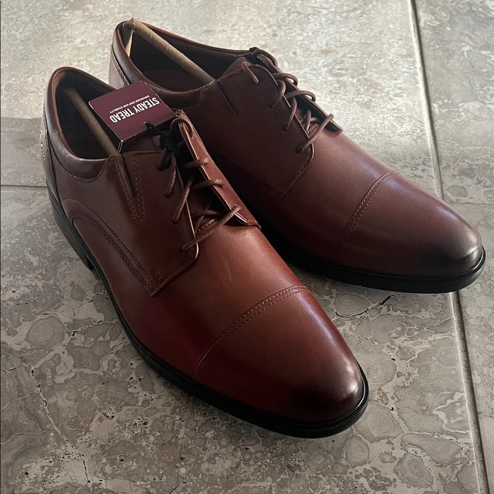 Clark’s Collection Steadwell Cap Oxfords in Dark Tan Leather, Size 11.5, NEW